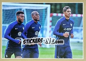 Figurina Raphaël Varane en action - Team France 2018. Fiers d'être Bleus n. 19 - Panini
