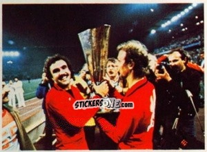 Cromo Hölzenbein / Schaub Mit Pokal - Fussball 1980-1981 n. 59 - Bergmann