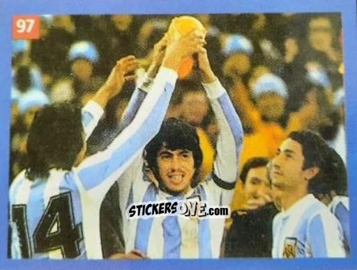 Sticker Passarella y sus compañeros 1978 - Las Estrellas del Mundo 1994
 n. 97 - EL MUNDO DEPORTIVO