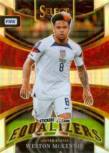 Cromo Weston McKennie - Select FIFA Soccer 2022-2023
 n. E19 - Panini