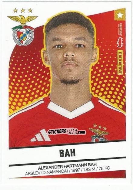 Cromo Alexander Bah - Futebol 2024-2025
 n. 60 - Panini