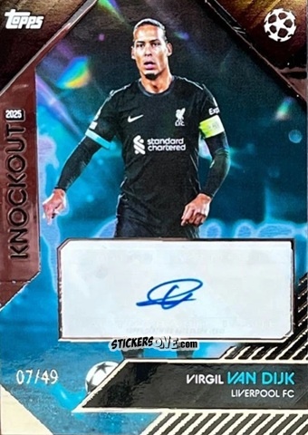 Figurina Virgil van Dijk - UEFA Club Competitions Knockout 2024-2025
 n. A18bu - Topps