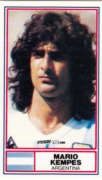 Sticker Mario Kempes - Football International Stars 1984
 n. 26 -  Rothmans
